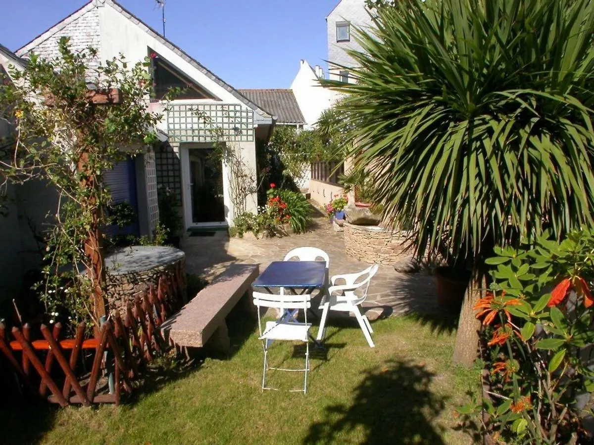Maison A 100M De La Mer Avec Wifi, Parking Prive Et Jardin, Au Coeur De Tregastel - Fr-1-368-210 Holiday home