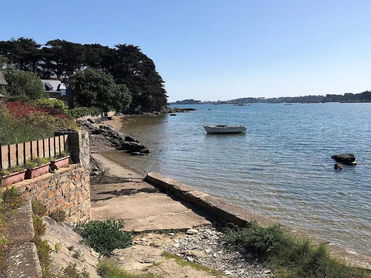 Maison A 100M De La Mer Avec Wifi, Parking Prive Et Jardin, Au Coeur De Tregastel - Fr-1-368-210 Holiday home